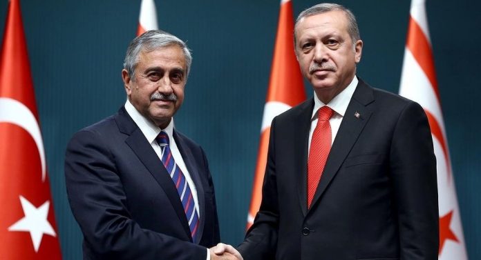You are currently viewing Akıncı Ankara’ya kadar gelip uyardı: “Demokratik hukuk devleti ilkeleri çiğnenmemeli”