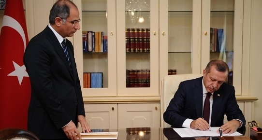 You are currently viewing Efkan Ala’yı Adil Öksüz spekülasyonları mı götürdü? Bu da bir spekülasyon…