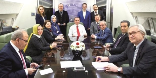 You are currently viewing Gazeteci dediğin, hiçbir şey bulamazsa tuvalet kâğıdına yazar…