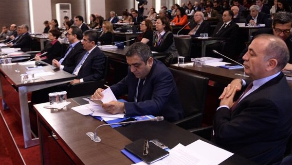 You are currently viewing Bir İtalyan girişimcilik hocasından tavsiyeler: “Siyasette kişilerle uğraşmayın, konular üzerinde yoğunlaşın”