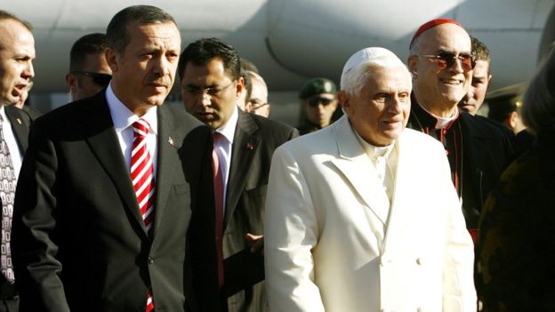 You are currently viewing “Gülen Vatikan’da” konusuna açıklık geldi; yer yerinden oynamasa da… Konunun açılmasından yararlanalım..
