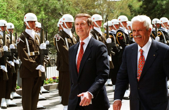 You are currently viewing ‘Bir uzun soluktu yaşam’ veya siyasi hayatımızın onunla geçen 50 yılı…