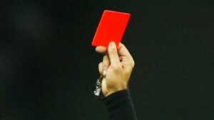 Read more about the article Referandum futbol maçı olsaydı.. sarı ve kırmızı kartlar uçuşmaya başlamıştı..
