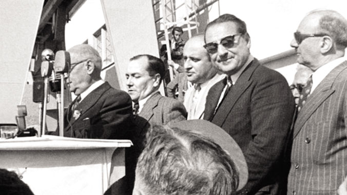 You are currently viewing Yeni bir partiye ihtiyaç var mı? Varsa.. AK Parti içerisinden mi çıkar yeni parti?