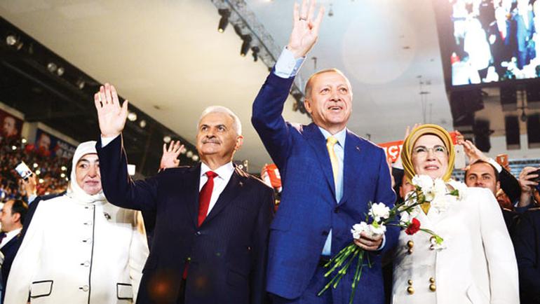 You are currently viewing Yeni dönem: Partili bir cumhurbaşkanımız var ve ülkede tek yetkili o.. İyi bir şey mi bu?