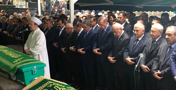 You are currently viewing Cenazede sürpriz isim ve o sürpriz isimden beklentilerim…