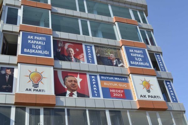 You are currently viewing Görüşler farklılaşmışsa.. bir çatıya.. bir partiye.. ihtiyaç var demektir…