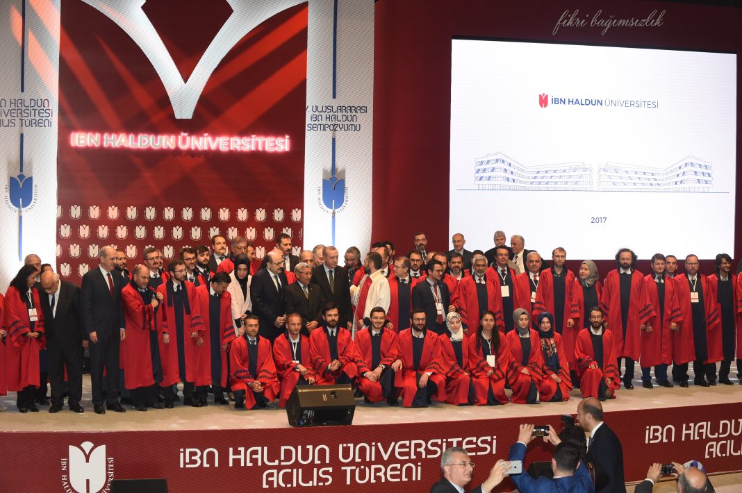 You are currently viewing “Devletler ‘ebed müddet’ değildir, hepsinin bir ömrü vardır, uygarlıkların da..” demişti İbn Haldun…