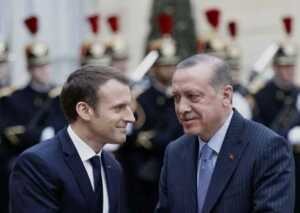 Read more about the article Gazeteci dediğin ne yapar eder sorusunu sorar