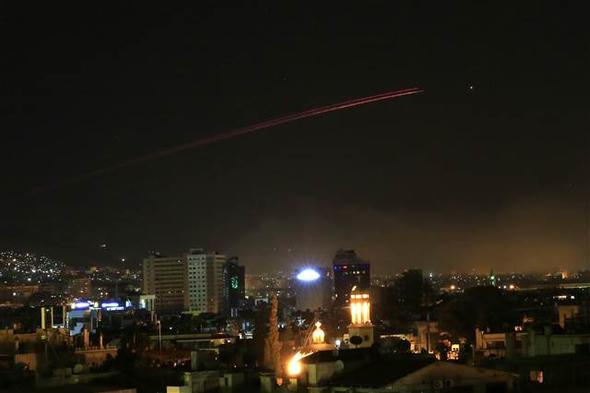You are currently viewing Gece Suriye’ye füzeler yağdı.. Irak’ta yaşananlar yine tekerrür ediyor…