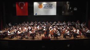 Read more about the article Necip Fazıl ve Tayyip Erdoğan.. Batı müziğini severler ve dinlerler miydi?
