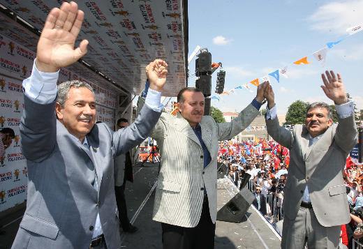 You are currently viewing Yeni parti kurmak isteyenlere benim de katıldığım uyarılar…