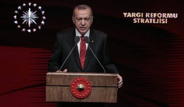 You are currently viewing Dolar düştü, TL değerlendi.. Sebebi ABD ve AB ile iyileşme niyeti olabilir.. İstanbul seçiminin yaklaşması da…