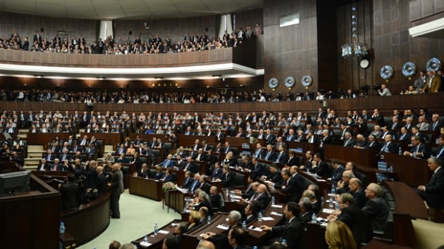 You are currently viewing İktidar peş peşe hatalar yapıyor ve siyaset alanında zararını da görüyor.. Endişem büyük…