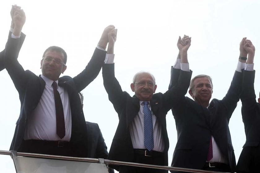 You are currently viewing CHP başarıyı kutluyor, ama üzerinde düşünmesi gereken hayli nokta var.. Yeni seçmen yüzünden eski seçmen küsebilir de…
