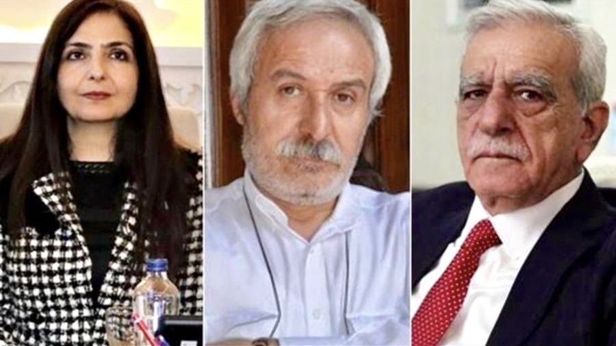 You are currently viewing HDP’li üç başkan görevden alındı.. Yanlış bir karar.. AK Parti yanlış kararlar almak zorunda mı?