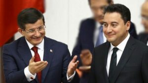 Read more about the article Muhalefete yeni takviye gelecek diye iktidar rahatsız oluyor; ancak bunun sebebi yine iktidarın kendisi değil mi?