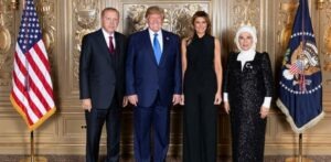 Read more about the article CB Erdoğan’ın New York temasları.. Masada boş kalan sandalye.. Trump’la eşli fotoğraf.. Peki ya görüşme?