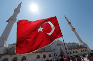 Read more about the article Ülkeyi yarım asır geriye düşüren ‘darbeci’ gelenek hala varlığını sürdürüyor olabilir mi? “Olabilir” diyenler var da…