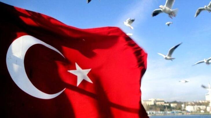 You are currently viewing Cumhuriyet birleştirici bir kavram.. ‘Cumhuriyet düşmanlığı’ ile hiçbir işimiz olmaz…