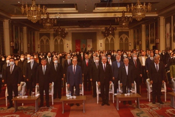You are currently viewing Sorgulama en tepeden başladı: AK Parti ne idi, maalesef ne oldu?