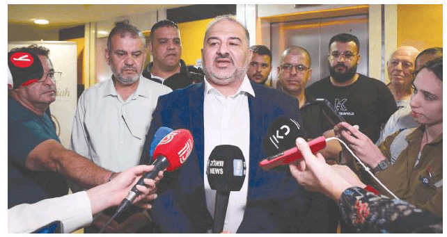 You are currently viewing ABD bir başka ülkenin siyasetine karışır mı? İktidar yıkar, yeni hükümet kurmaya kalkar mı?
