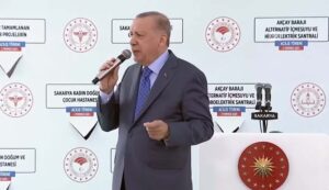 Read more about the article Cumhurbaşkanları yanlış yapabilir, ancak etrafları onlara aynı yanlışı iki kez yaptırmaz