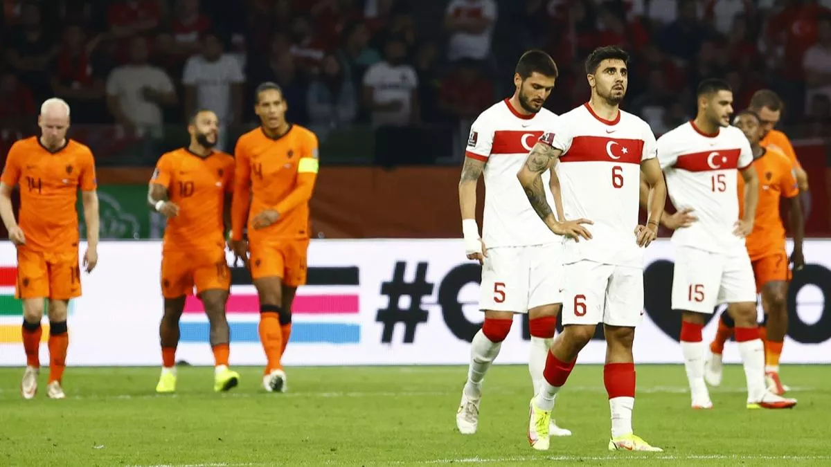 You are currently viewing Moral bozukluğu yalnızca futbolda değil medyada da hissediliyor