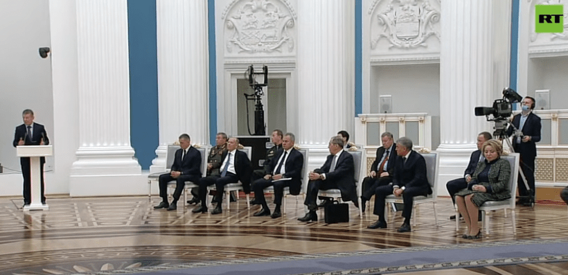 You are currently viewing Demokrasiler ülkeleri yanlışa düşmekten koruma mekanizmalarına sahiptir; hiç değilse şimdilik…