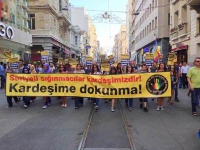 You are currently viewing Sığınmacıları Suriye’ye gönüllü mü gönderelim, yoksa zorlayalım mı?