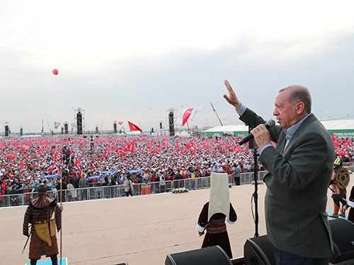 You are currently viewing Bugünün iktidarı yarın muhalefete düşebileceğini düşünerek hareket etse iyi olur