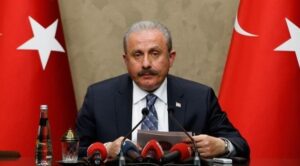 Read more about the article TBMM başkanı Şentop aradı ve “Tayyip Erdoğan üçüncü defa aday olabilir” dedi 