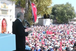 Read more about the article İktidarın yaşattığı heyecansızlık dikkat çekici.. Ben dikkat çekmeyen yönü hatırlatıyorum…