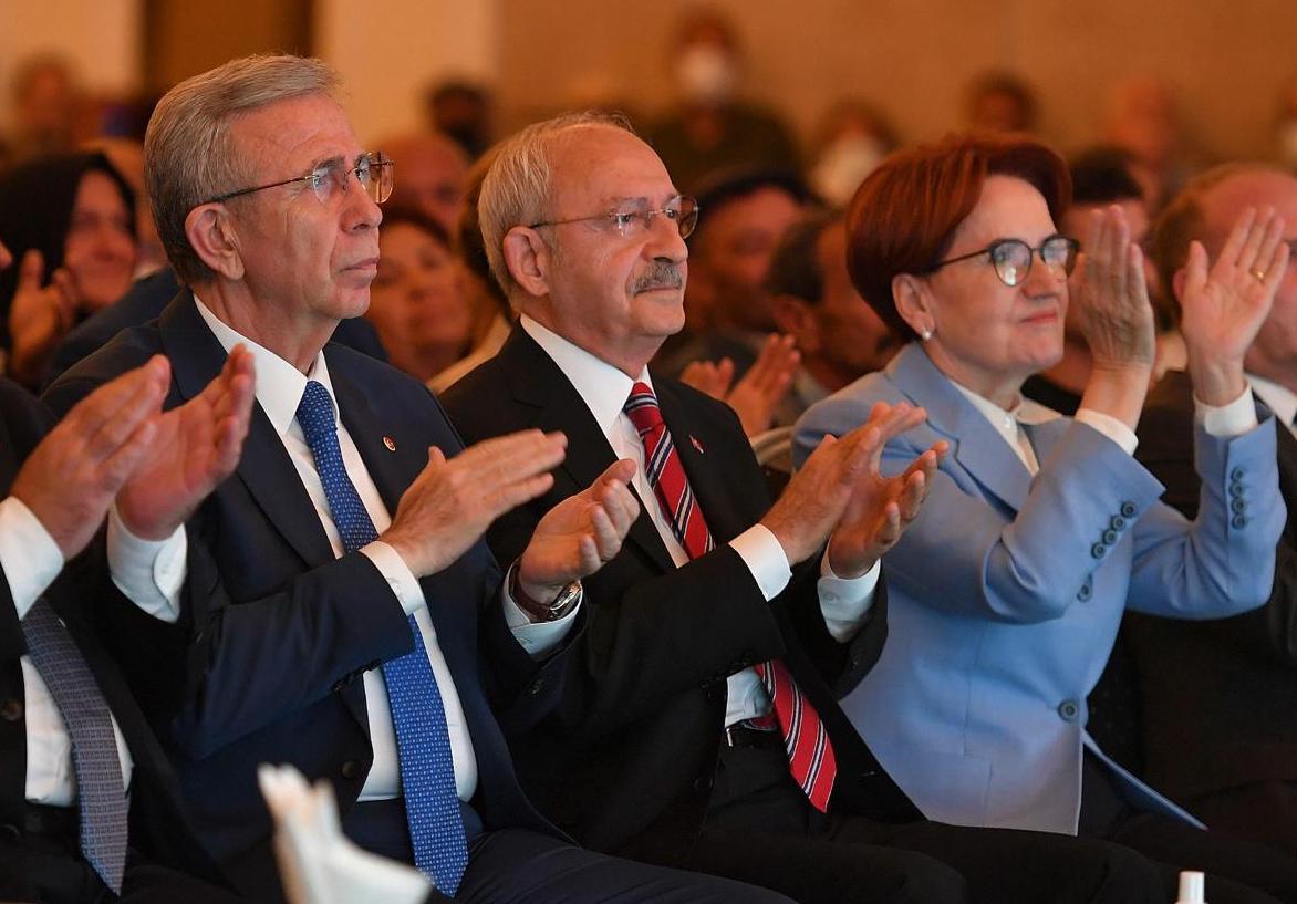 You are currently viewing Kemal Kılıçdaroğlu veya Mansur Yavaş’ın adaylığı seçim tarihini erkene çeker
