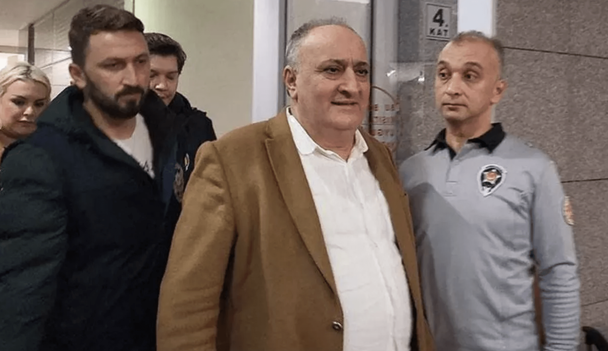 You are currently viewing Birazdan sabah olacak.. Fırından sıcacık çıkmış Konya unundan halis ekmek burnumda tütüyor…