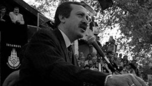 Read more about the article Dün -1998’de- Erdoğan’a ne yaşatıldıysa, bugün de İmamoğlu’na hukuk eliyle yapılan o.. Benzerlikler çok fazla…  