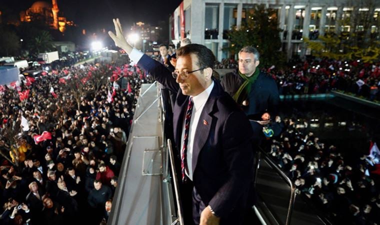 You are currently viewing <strong>Siyasi yasak İmamoğlu’nun önünü açar, Erdoğan’ı aday olmaktan vazgeçirir mi?</strong>