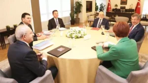 Read more about the article Cumhur İttifakı adayını tek kişi -Devlet Bahçeli- belirledi; Millet İttifakı’nın adayını millet belirlesin…