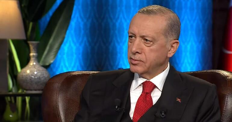 You are currently viewing İkinci tura az kala: İlk turda rakibine fark attıran ‘beka’ konusu Erdoğan’ı zorlamaya başladı…