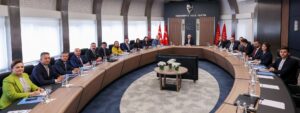 Read more about the article CHP’de olanlara benim aklım ermiyor.. Yenildikleri yetmedi, bir sonraki seçimde de yaya kalmak için çabalıyorlar…