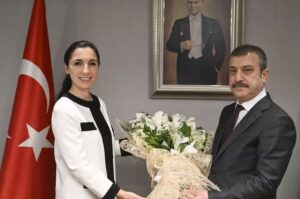 Read more about the article Eski ekonomik sistem ‘yerli ve milli’ idi, yenisine ne ad konulabilir diye düşünürken aklıma gelenler…