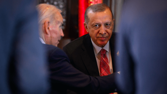 You are currently viewing Ebu Gureyb skandalını faş eden Amerikalı gazeteci yine önemli bir kulis haber patlattı; içinde Türkiye de var…