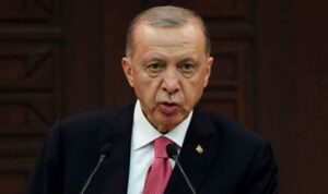 Read more about the article Muhalefetin durumu yeni arayışları zorlarken, iktidar tabloya bakıp kendini rahat hissediyor