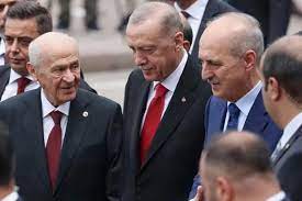 Read more about the article Bahçeli Cumhurbaşkanı ile görüştü, ardından Cumhurbaşkanı TBMM başkanıyla.. Ne oluyor dersiniz?