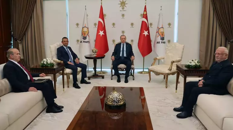 You are currently viewing İki liderin görüşmesi sonrasında ortalığa yayılan beklentiler bana neden tuhaf geliyor olabilir?
