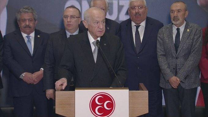 You are currently viewing Bahçeli “İnşallah Türkiye değişmez” demişti.. Ülkemiz eski Türkiye’yi anımsatan ‘darbe’ sözcüğüne rağmen çok değişti…