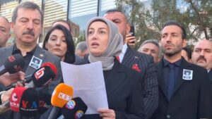 Read more about the article Birileri hep gizli kalacağını sansalar bile, gerçekler gün gelir mutlaka ortaya çıkar 