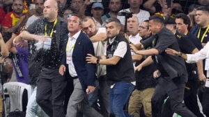Read more about the article Yeşil fener ile Türkiye’de rol model aramak…