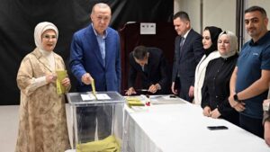 Read more about the article Cumhurbaşkanı Erdoğan muhalefete “Bir gece ansızın” dedi…