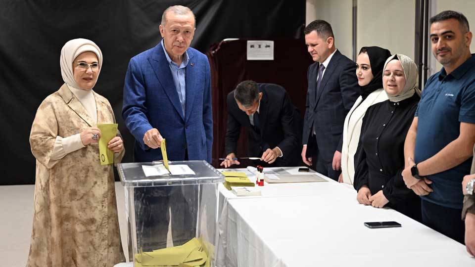 You are currently viewing Cumhurbaşkanı Erdoğan muhalefete “Bir gece ansızın” dedi…